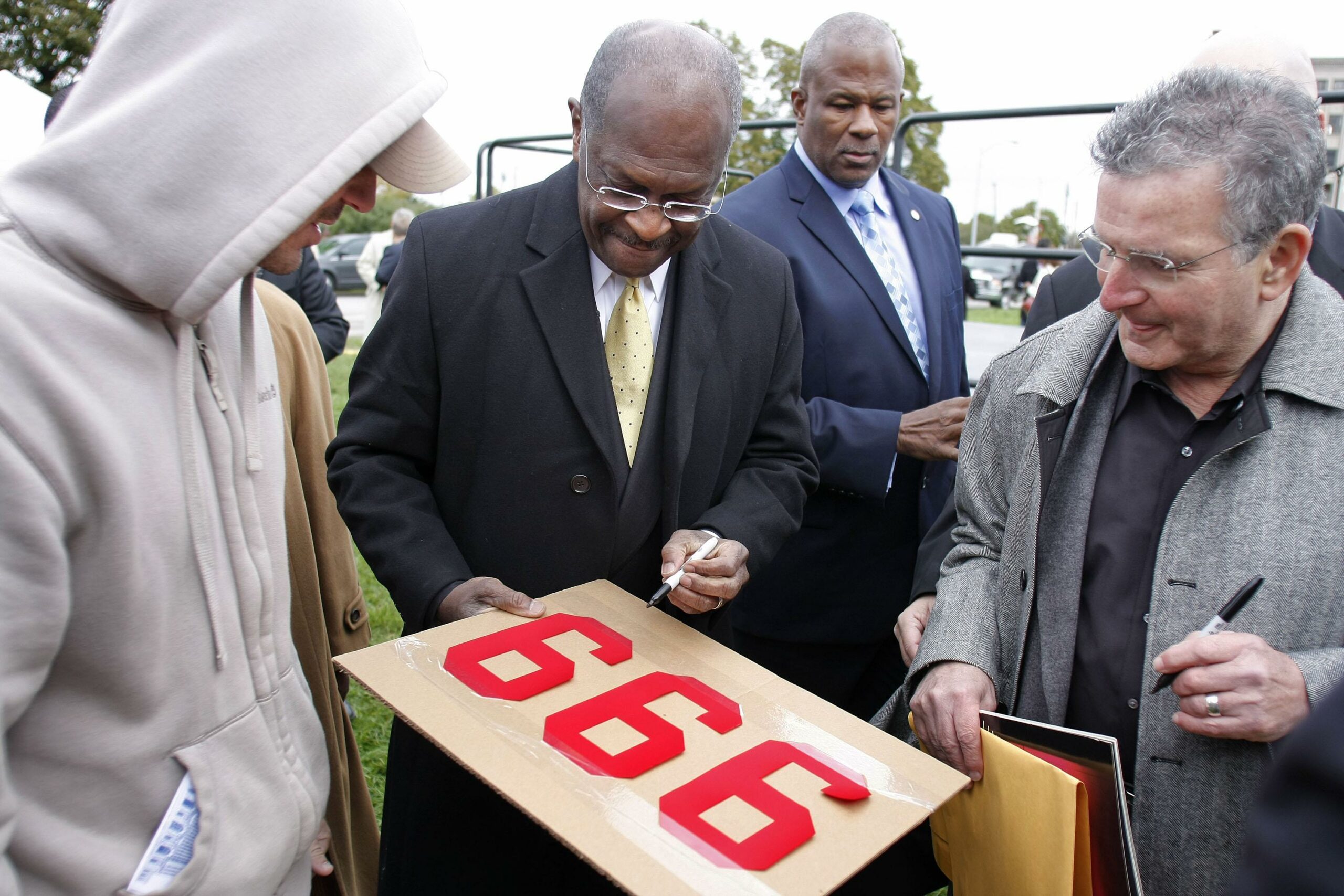 Barone: Revolt against experts helps Herman Cain