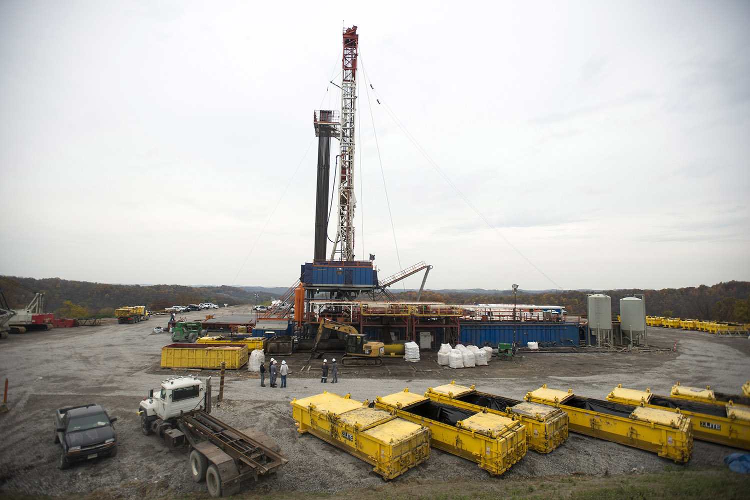 Fracking advocates weigh suing EPA over climate regs