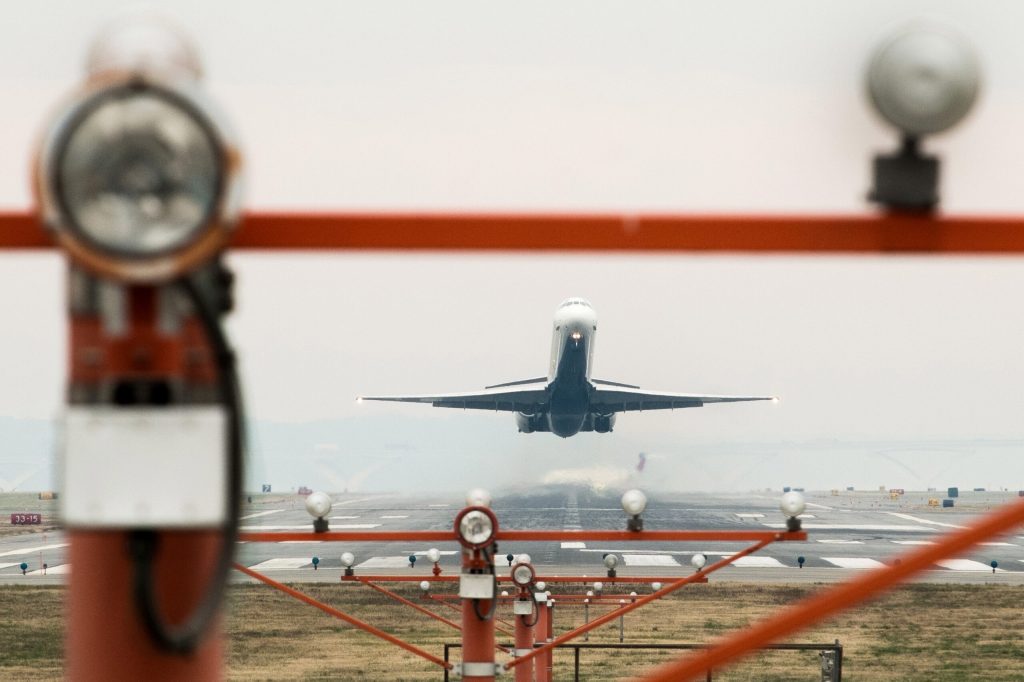 Pilot use of automation eyed in air crashes