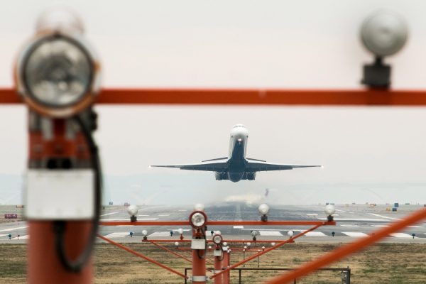 Pilot use of automation eyed in air crashes