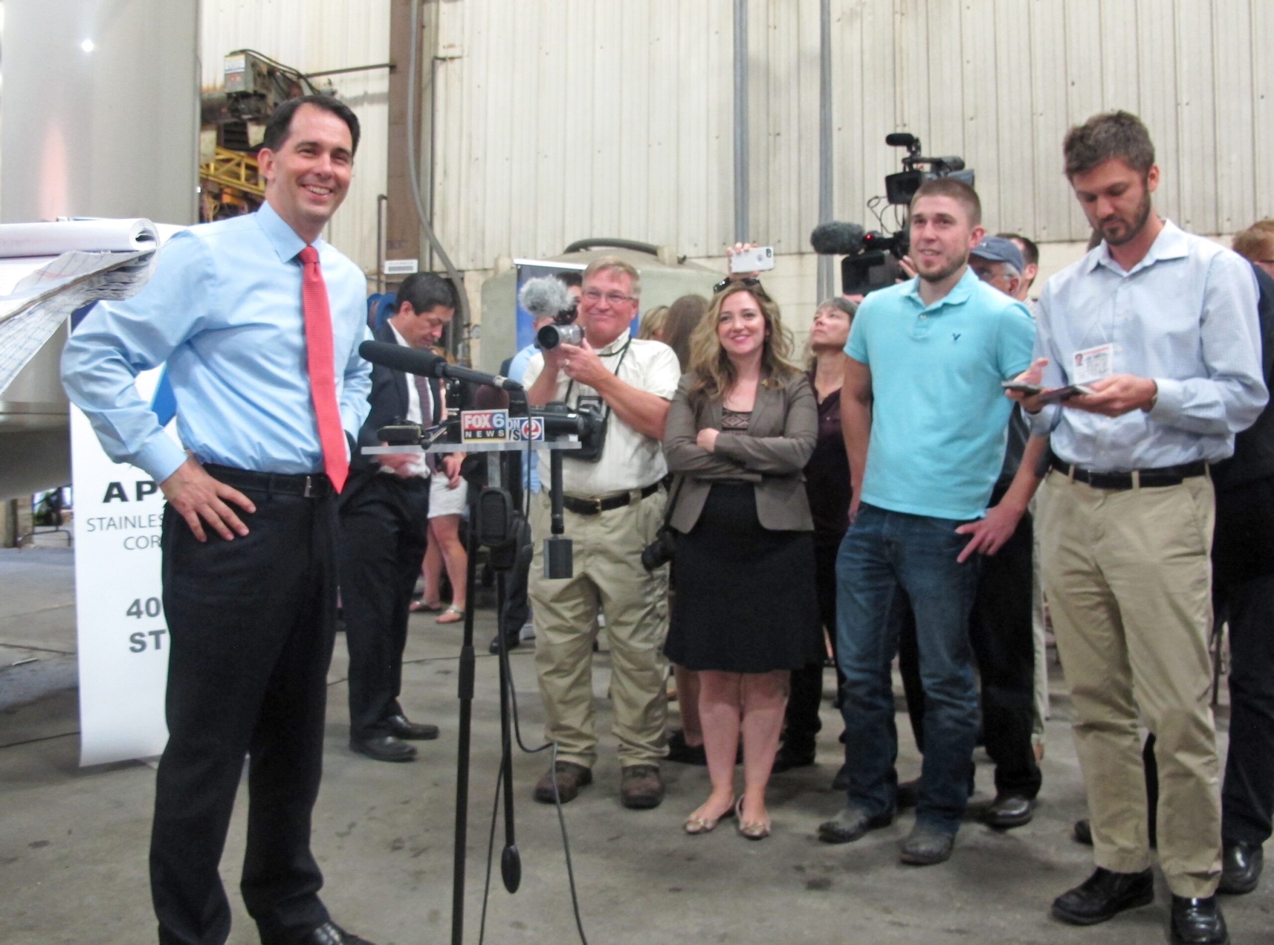Poll: Scott Walker’s slide in Wisconsin continues
