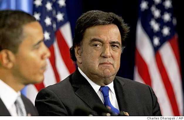 Bill Richardson was nominated in 2009 to be Secretary of Commerce but withdrew following reports of state agencies awarding contracts to contributors to the former New Mexico governor's 2008 presidential effort. (AP Photo) 