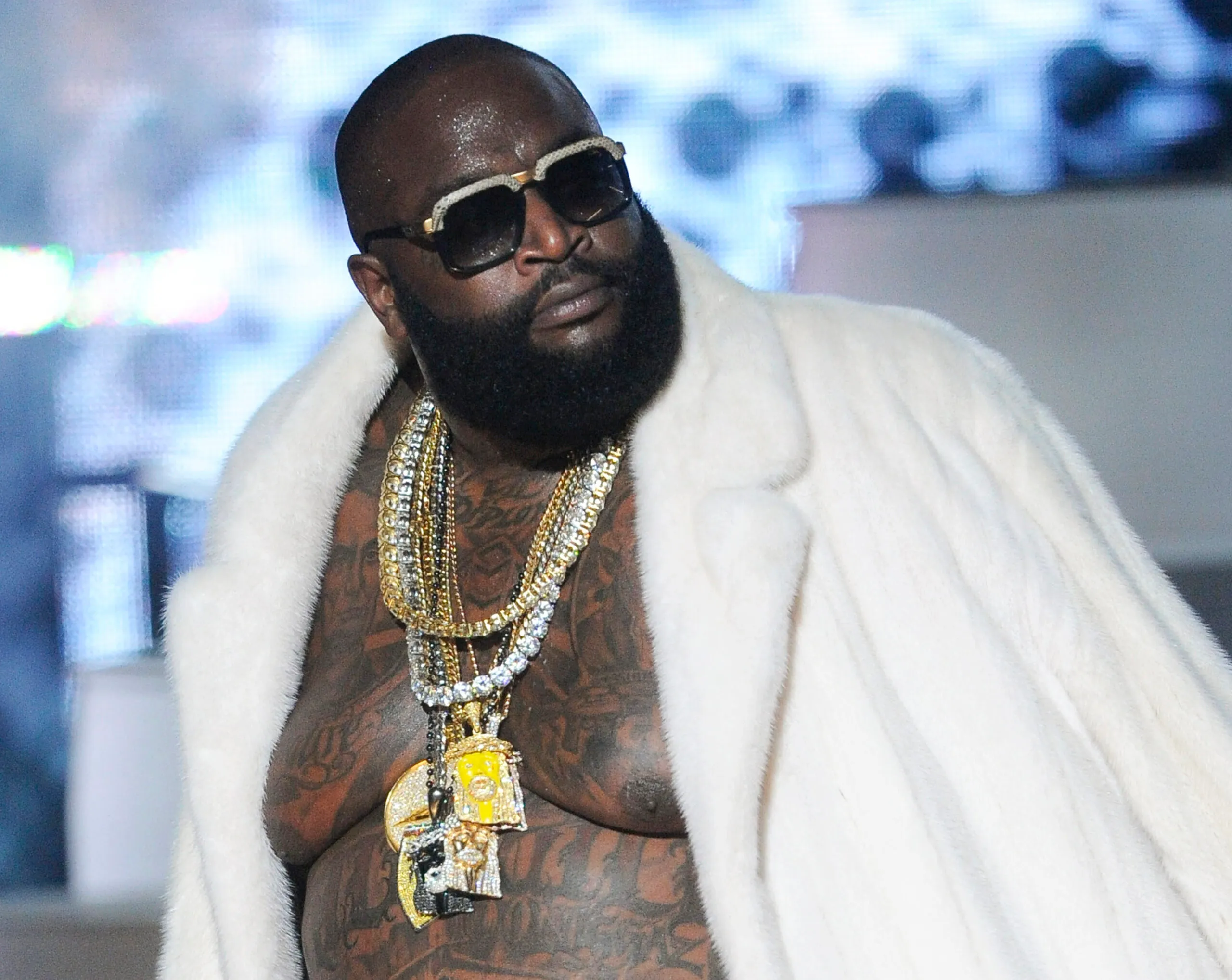 Ross apologizes for lyrics deemed pro-rape