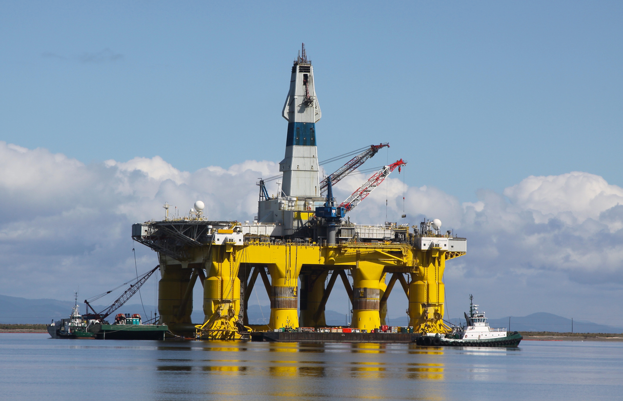 Obama bans offshore drilling in Arctic, Atlantic