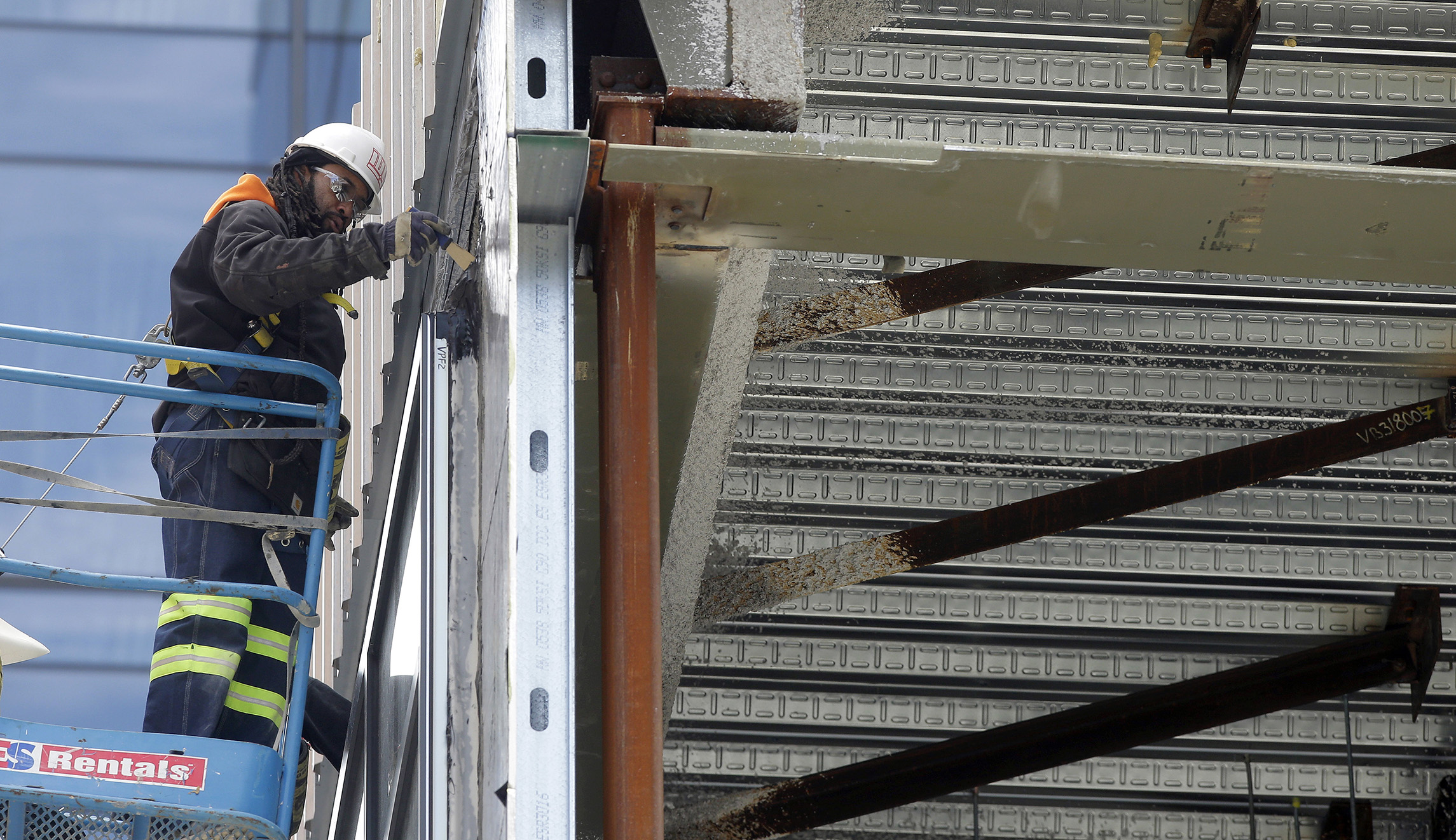  Job gains fall shy in May at 138,000, but unemployment lowest since May 2001