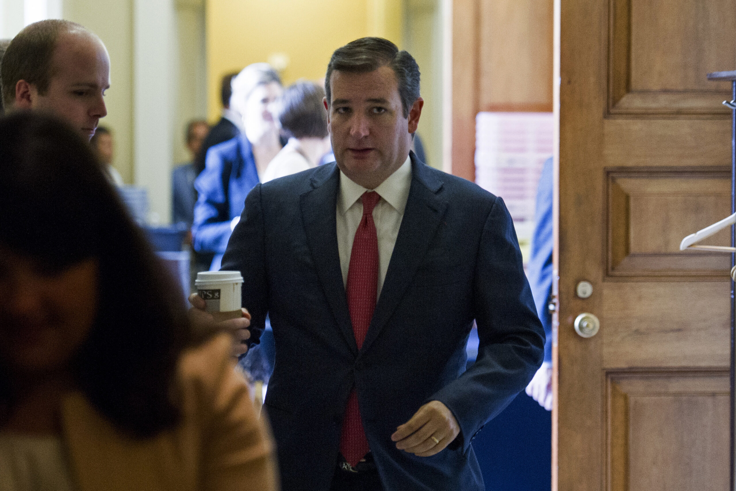 Cruz slams ‘political’ FBI for Clinton email recommendation
