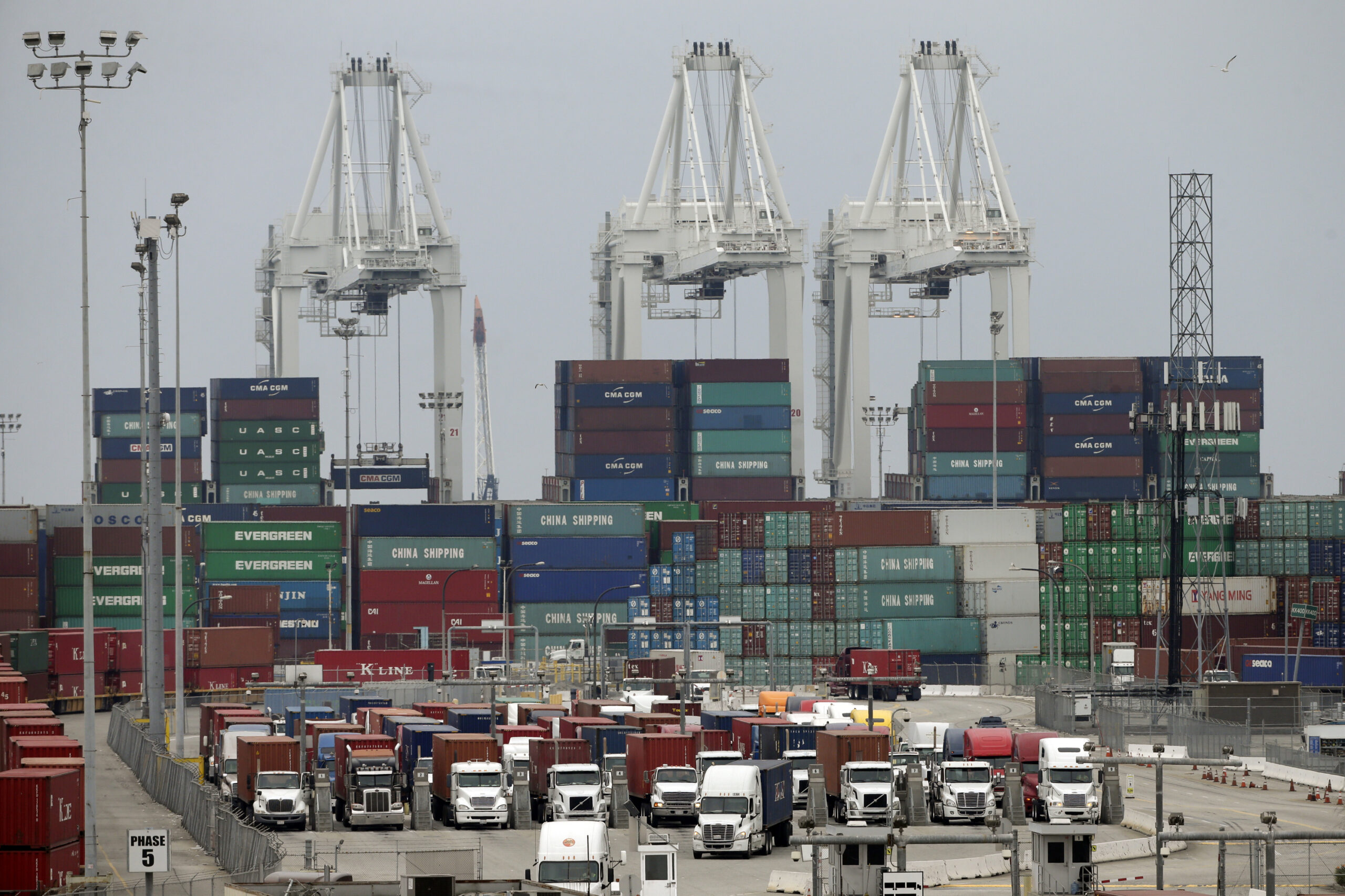 White House hails West Coast ports agreement