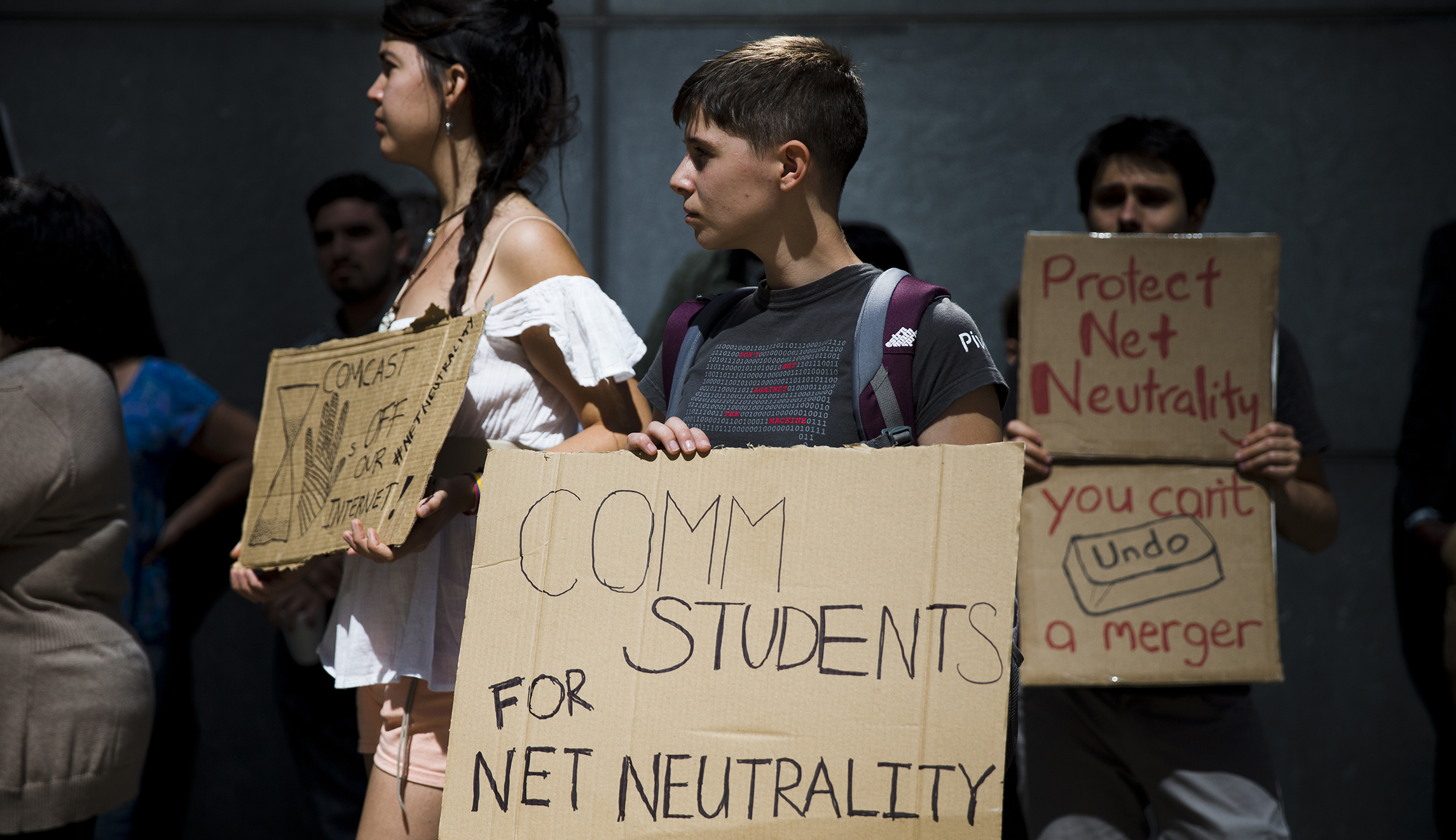 Backers of heavy-handed Internet rules are all thumbs