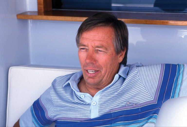 Hobie Alter, who revolutionized surfing, dies