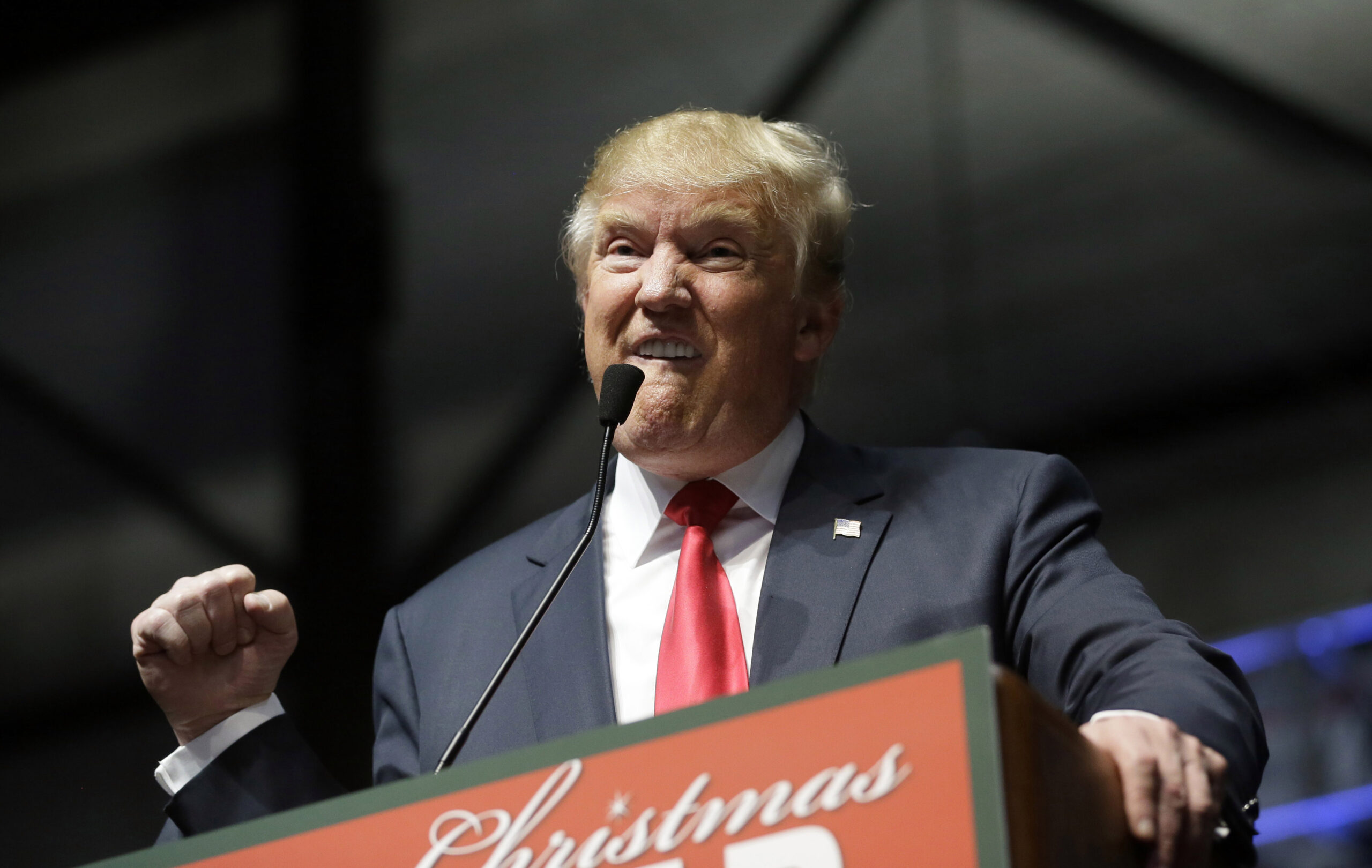 Trump continues Christmas Twitter attack on Jeb Bush