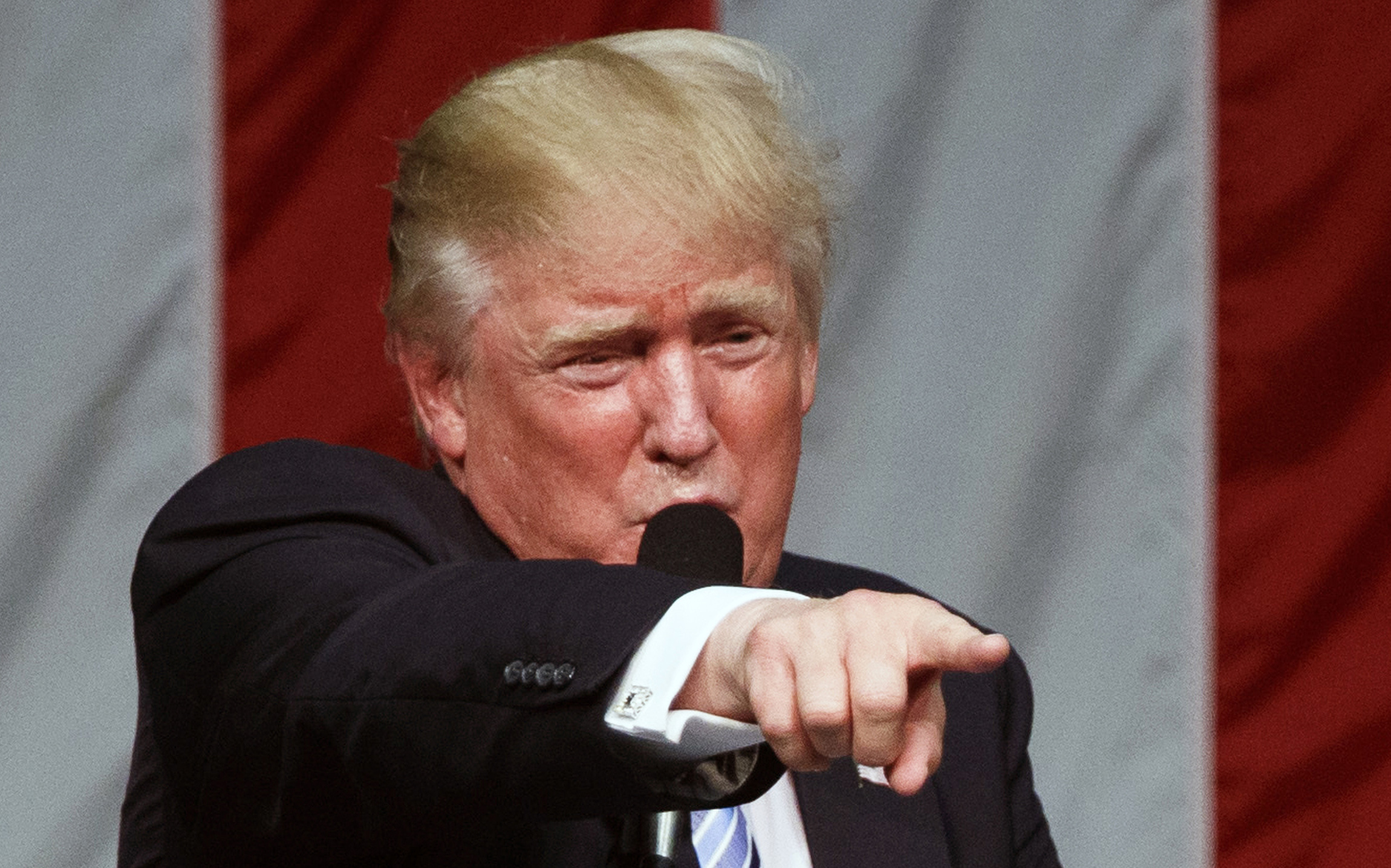 Trump slams Clinton aides for refusing to testify before Congress