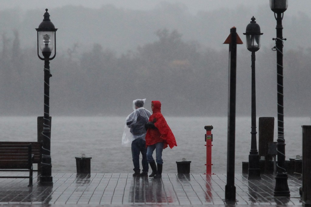 D.C. residents hit stores, ride it out as Sandy approaches
