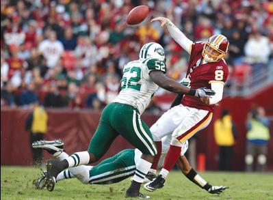 Rex Grossman completed 19 of 46 passes for 221 yards and an interception as the Redskins' offense struggled after a good opening drive against the Jets on Sunday.
