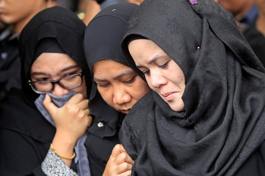 MH17 bodies returned as Malaysia battles fallout