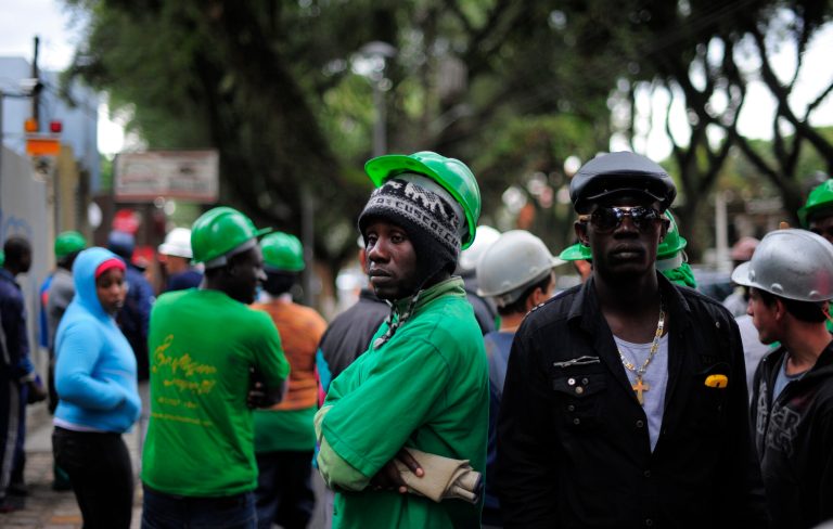 Cup workers strike briefly in Curitiba
