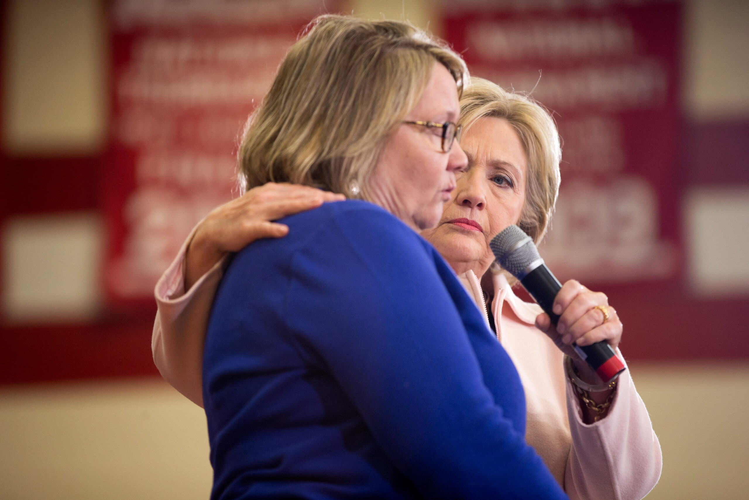 Clinton uses woman whose daughter had cancer to make case against Sanderscare