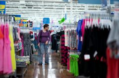 US retail sales fell in September on autos and gas
