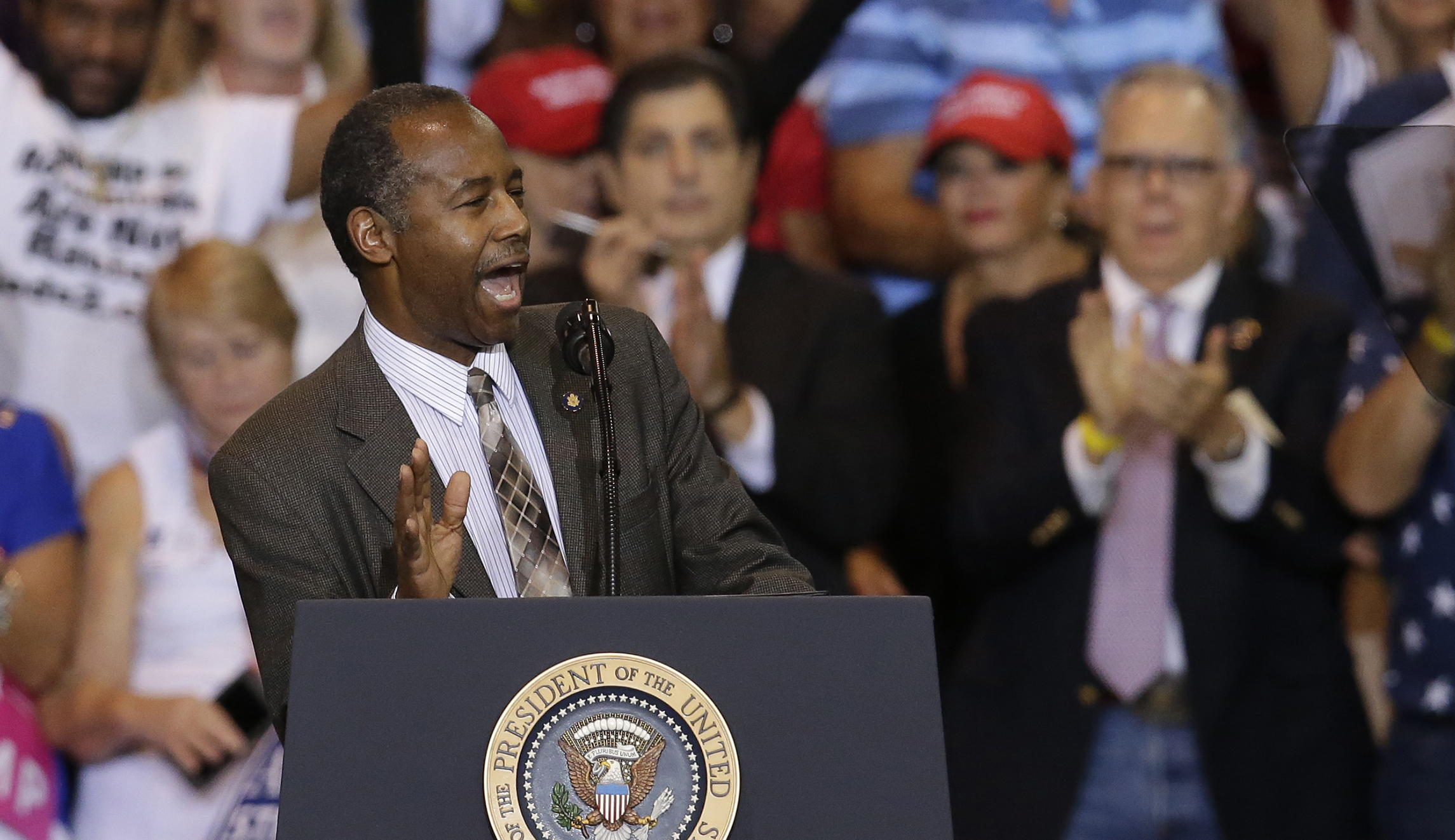 Watchdog wants to know if Ben Carson used federal money to travel to Trump rally