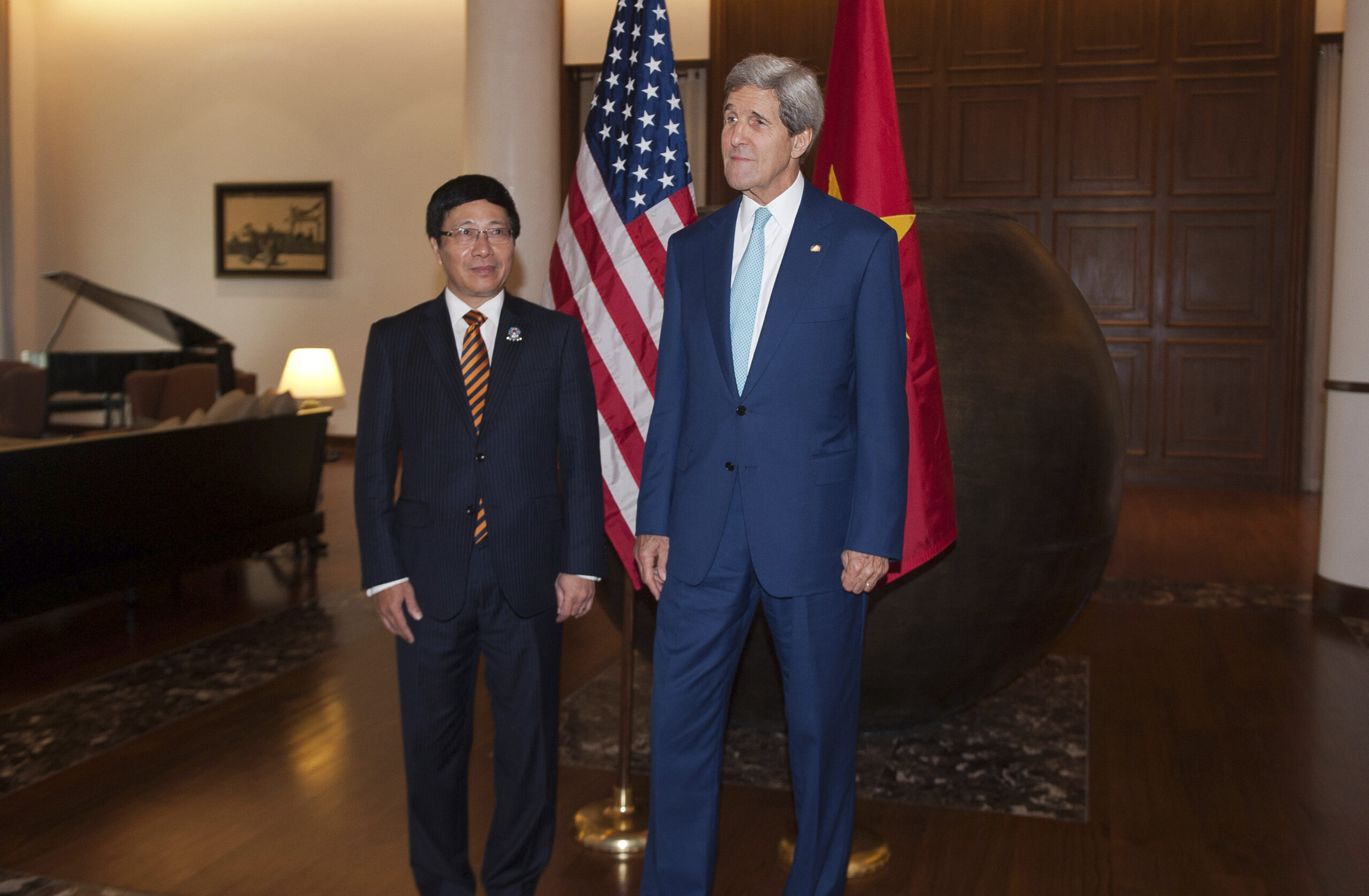 Kerry aims to calm South China Sea tensions