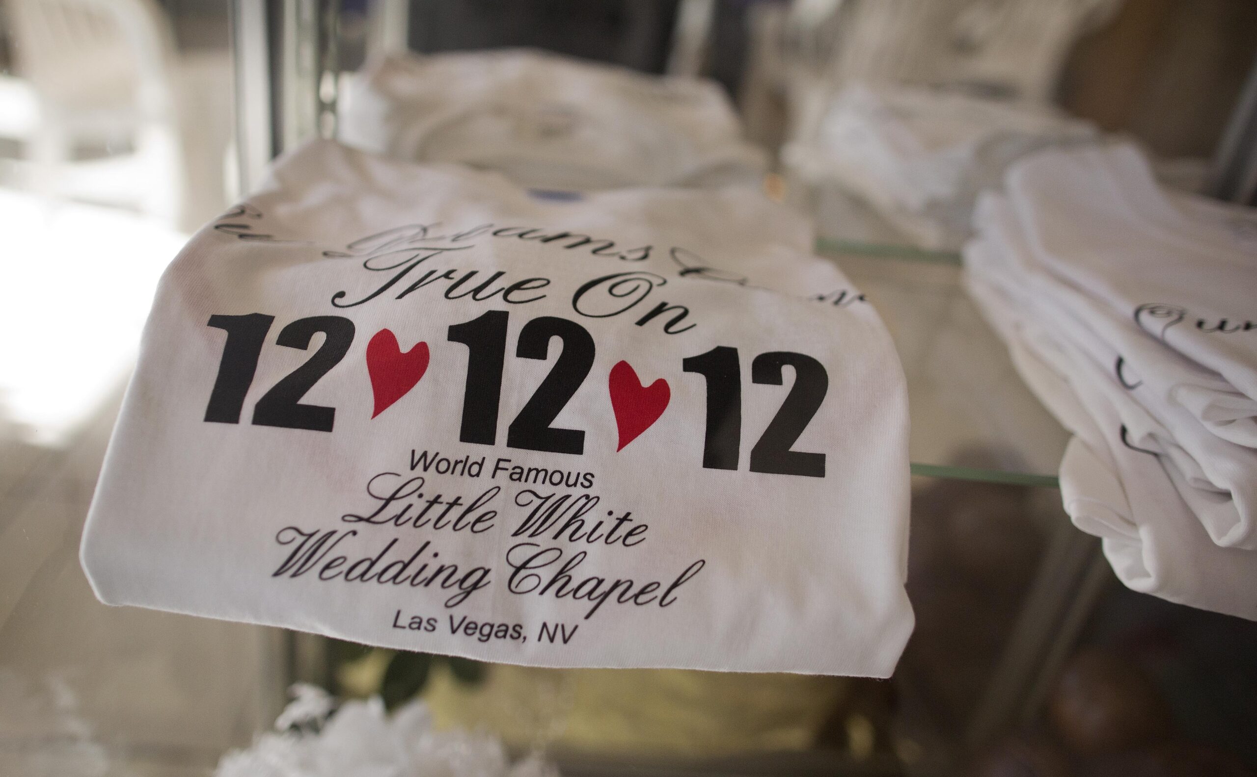 Gimmicky date a boost for lovelorn Las Vegas