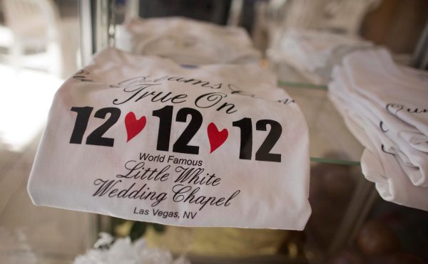 Gimmicky date a boost for lovelorn Las Vegas