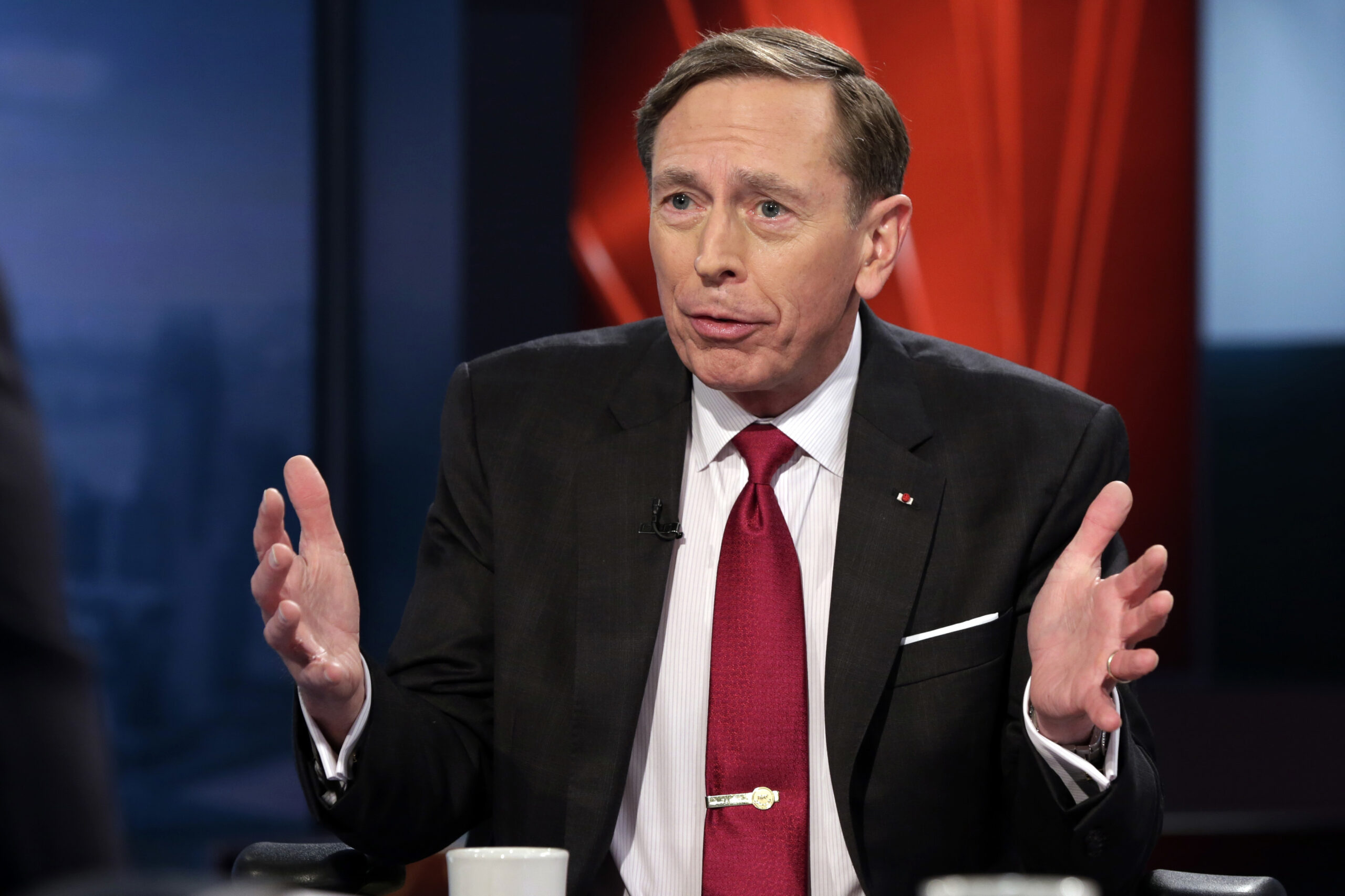 Petraeus: US troops should stay in Afghanistan