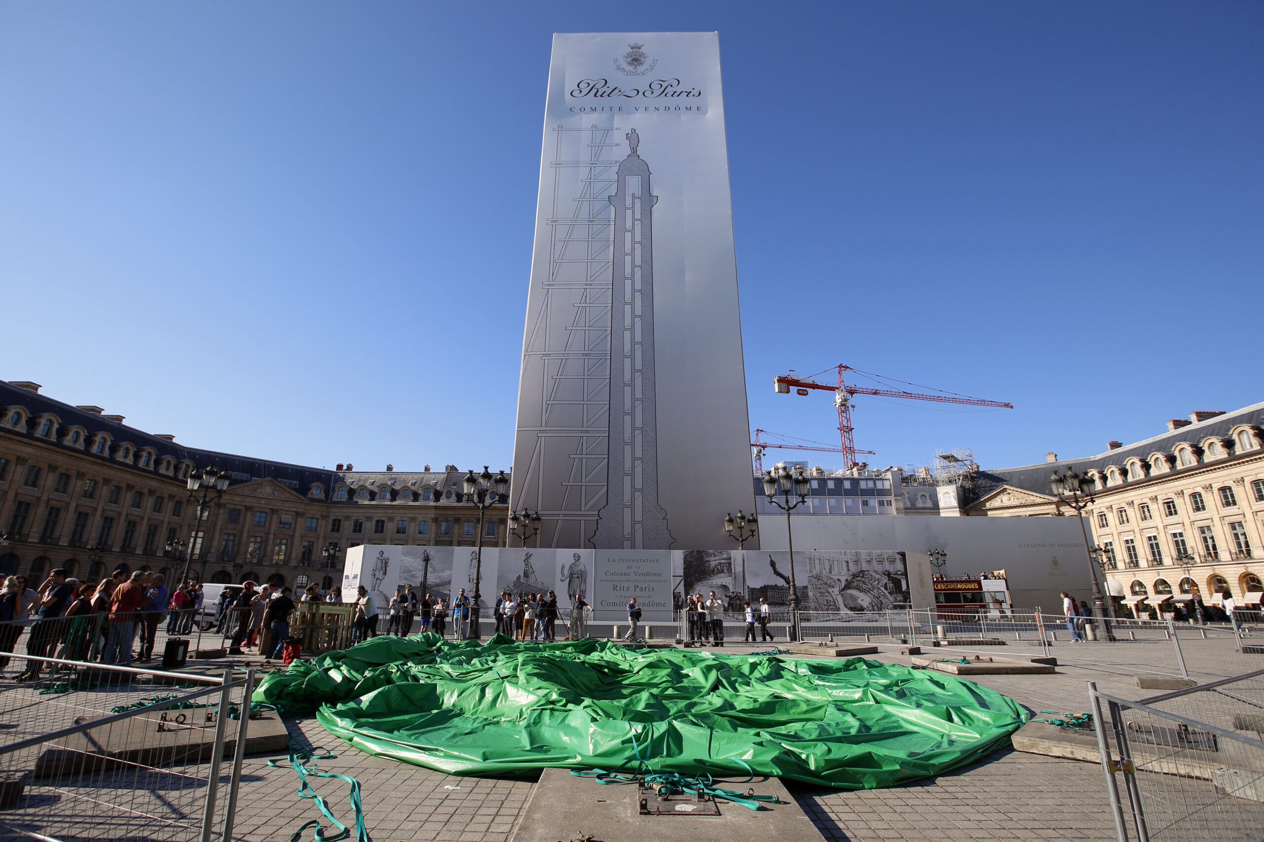 Paris sculpture removed after vandals strike