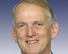 Simmons Releases Campaign Staff