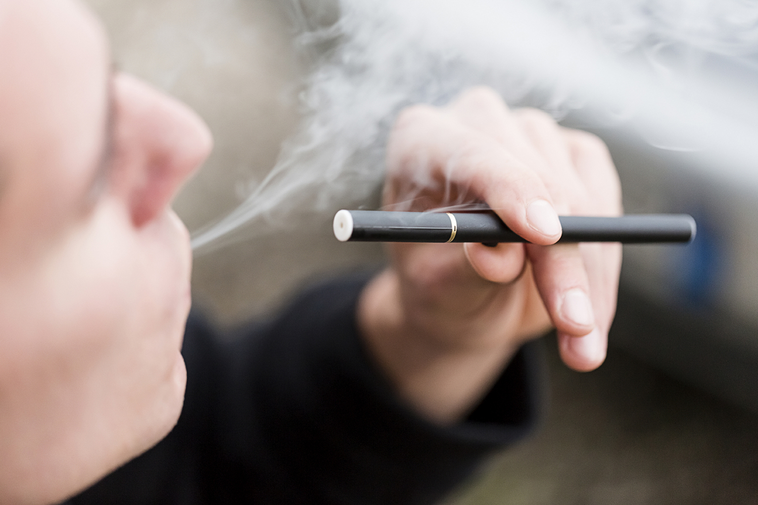 States split $462M settlement with e-cigarette company
