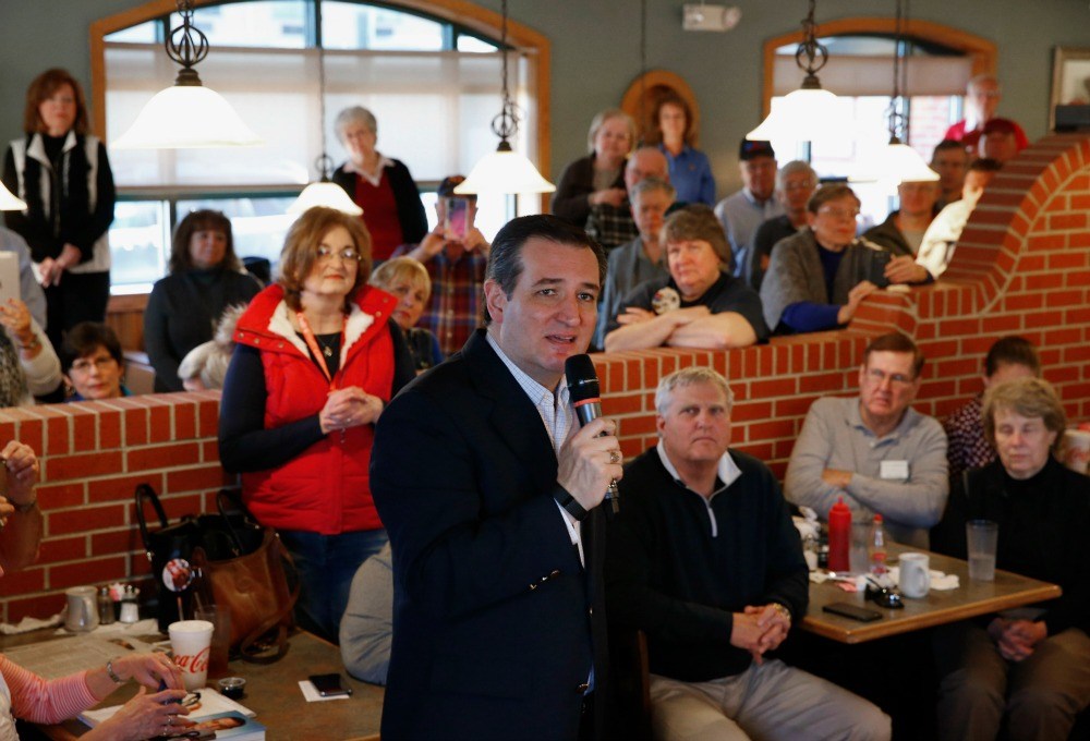 Embattled Cruz promises supporters he’ll fight clean