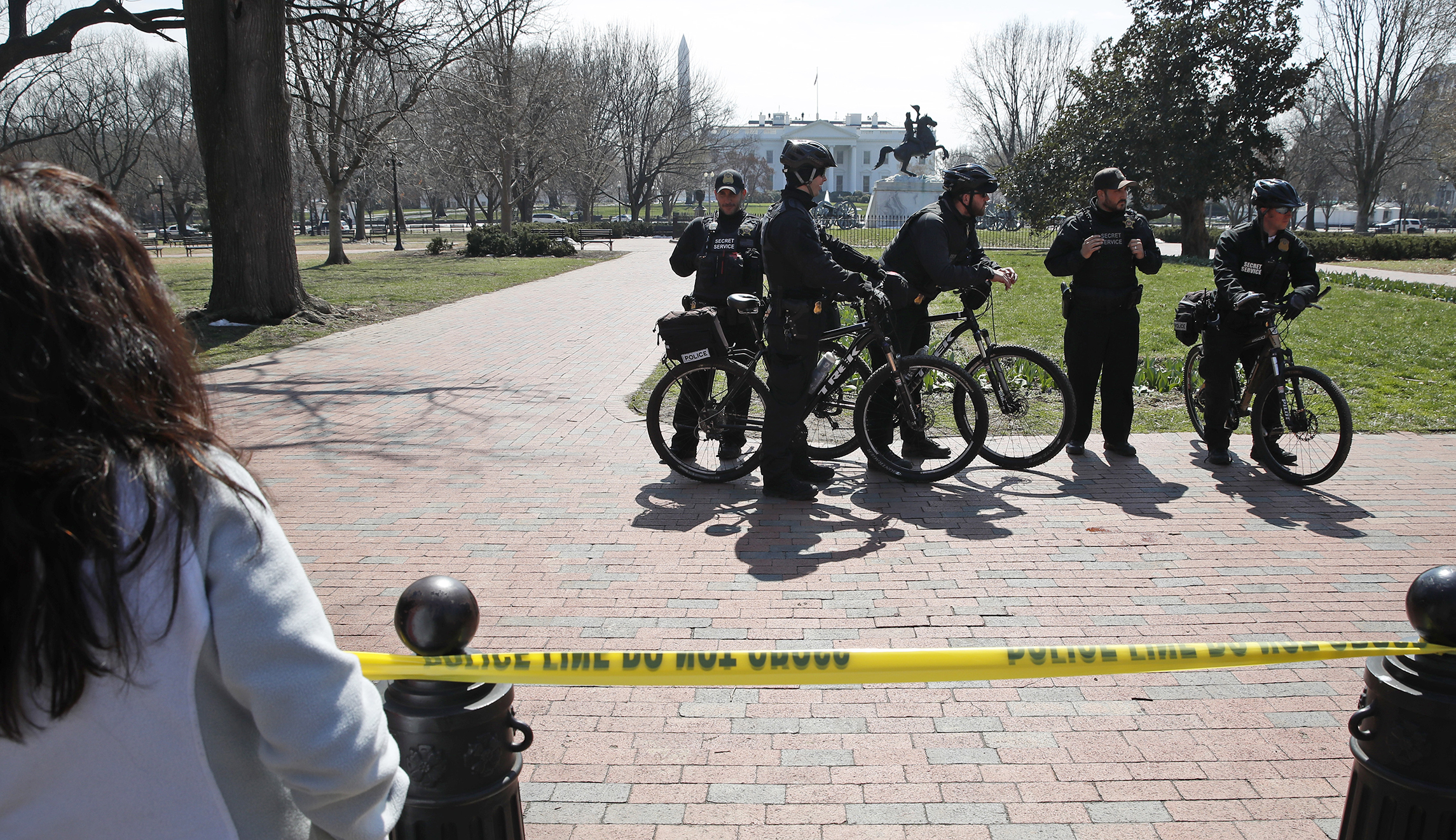 Secret Service responds to suspicious vehicle one block from White House