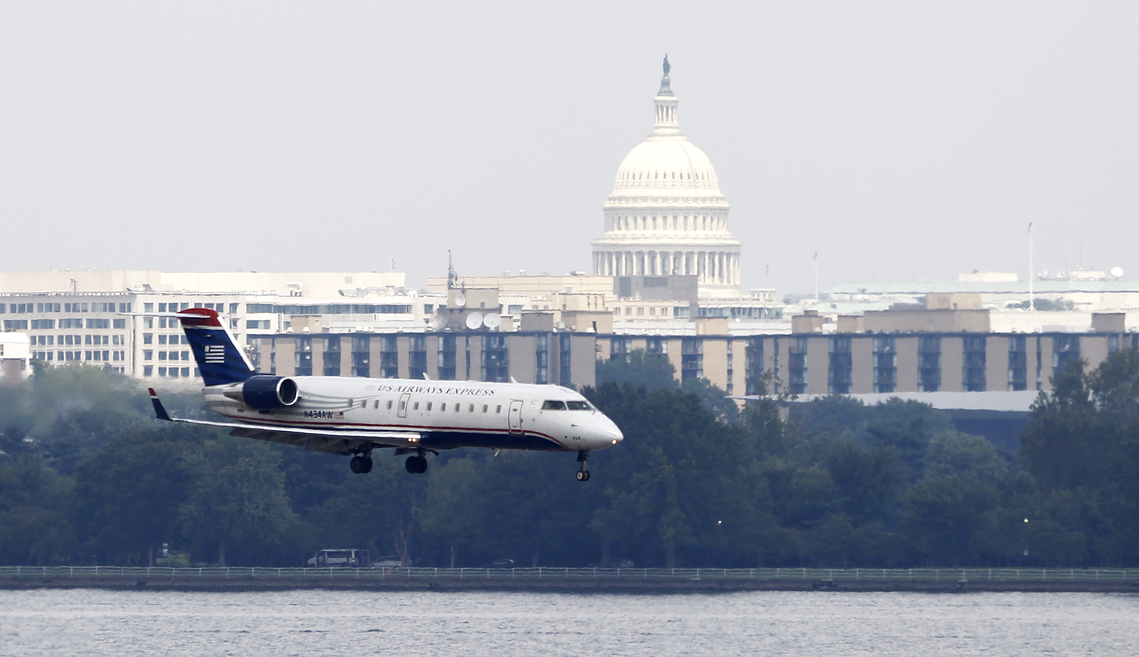 As lawmakers near compromise on FAA funding, airlines hike prices on checked bags