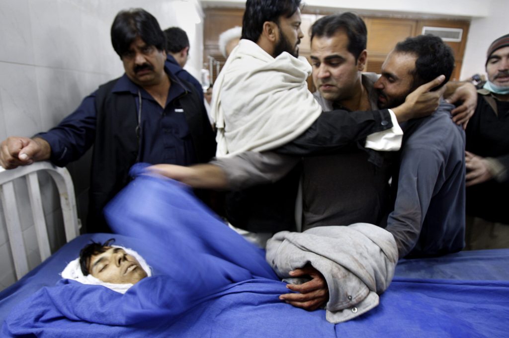 Gunbattle follows airport attack in Pakistan