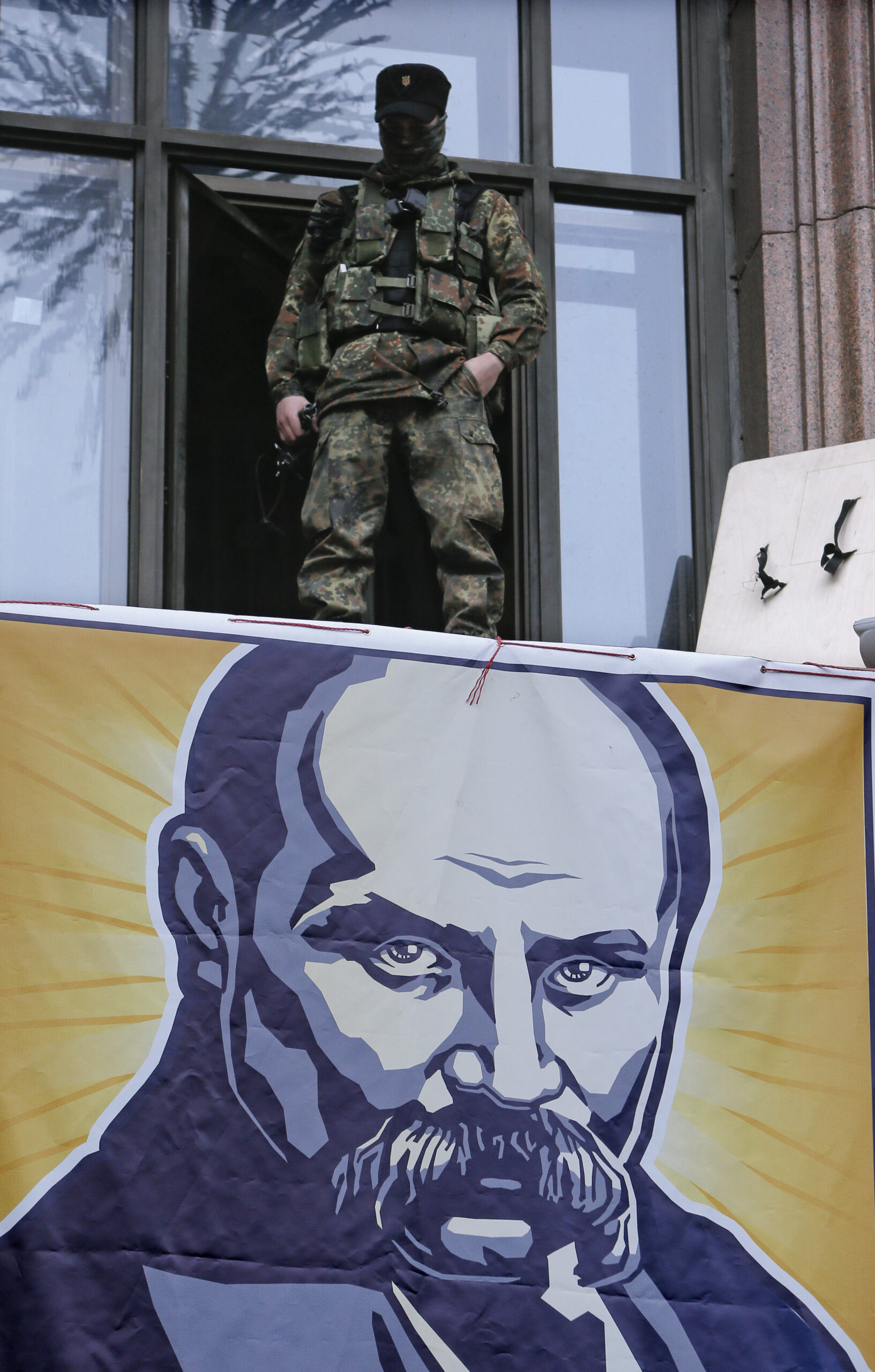 Ukrainian protesters end occupation of City Hall