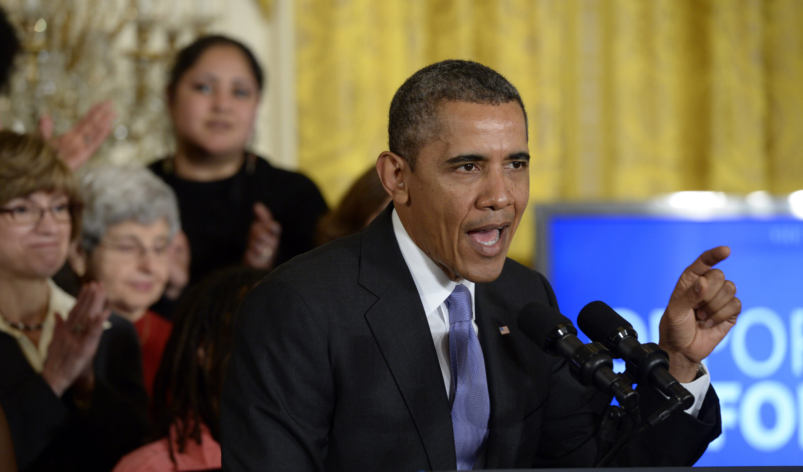 Obama reiterates call for equal pay for women