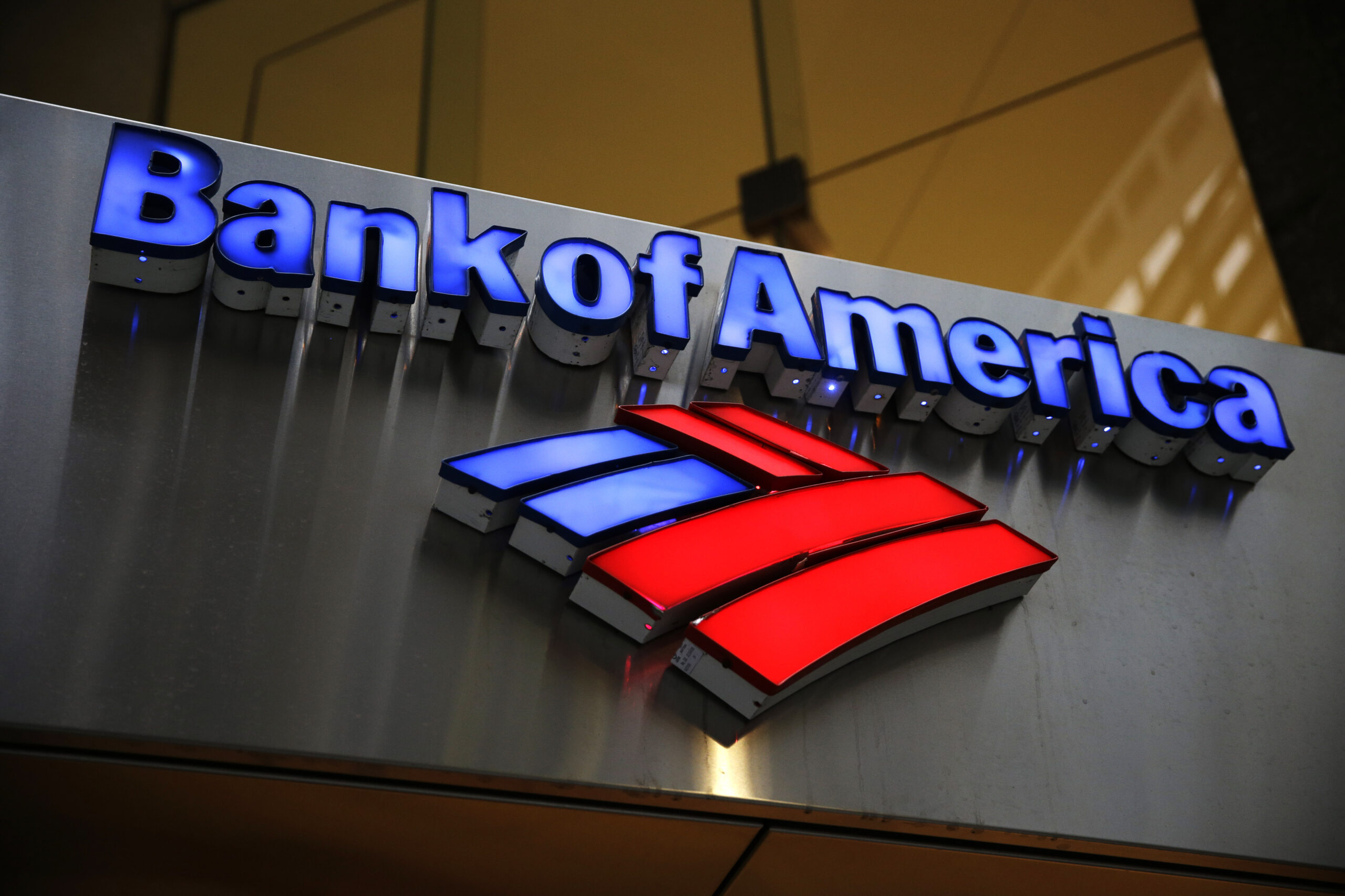 Bank of America raises minimum wage to $21 as worker shortage continues