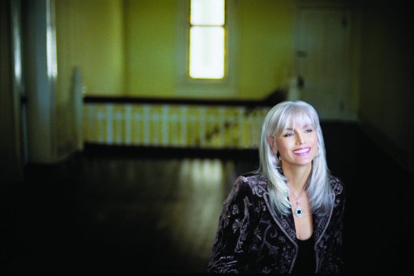 Emmylou Harris brings it home