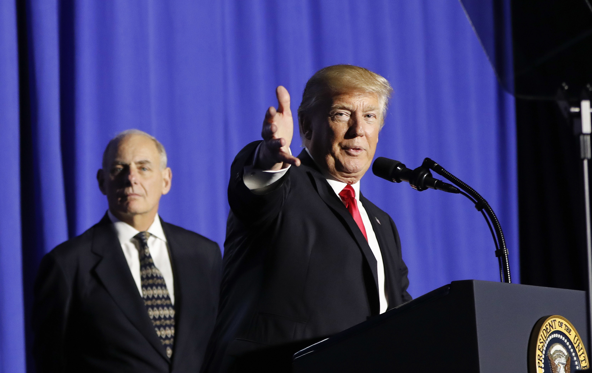 Trump targets sanctuary cities in executive order