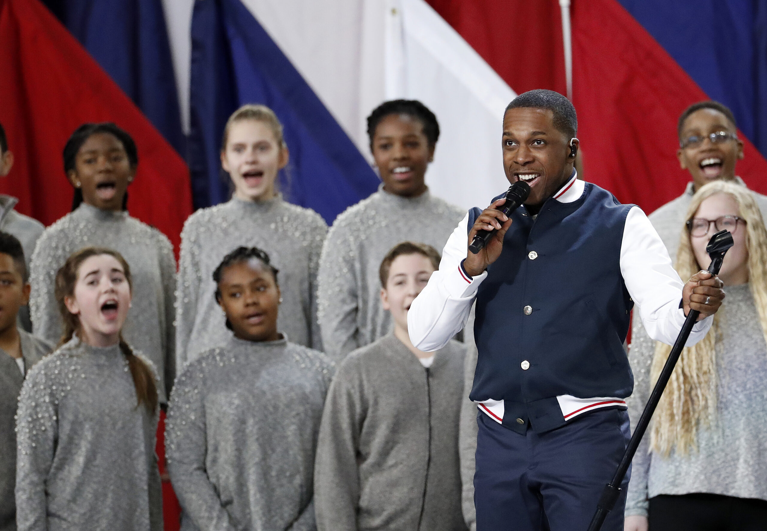 Leslie Odom Jr. gives stirring rendition of America the Beautiful before the Super Bowl: Watch