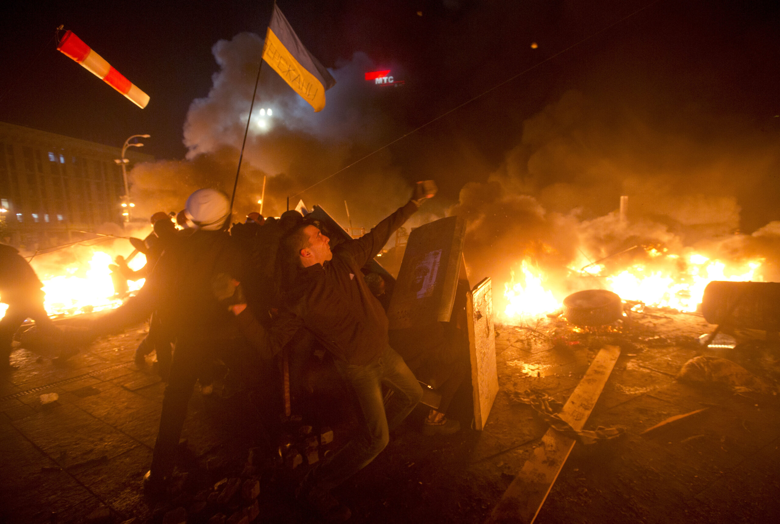 US bans travel visas for key Ukrainian officials, cautious on ‘truce’