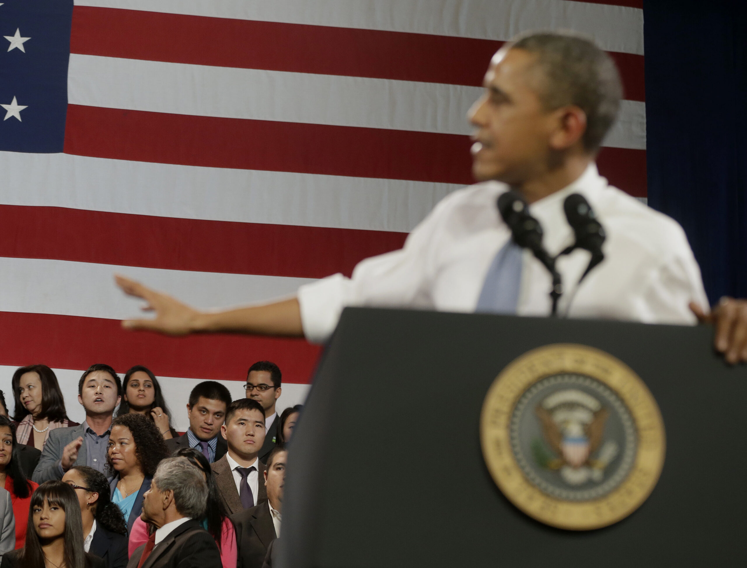 President Obama scolds hecklers who interrupt his immigration speech