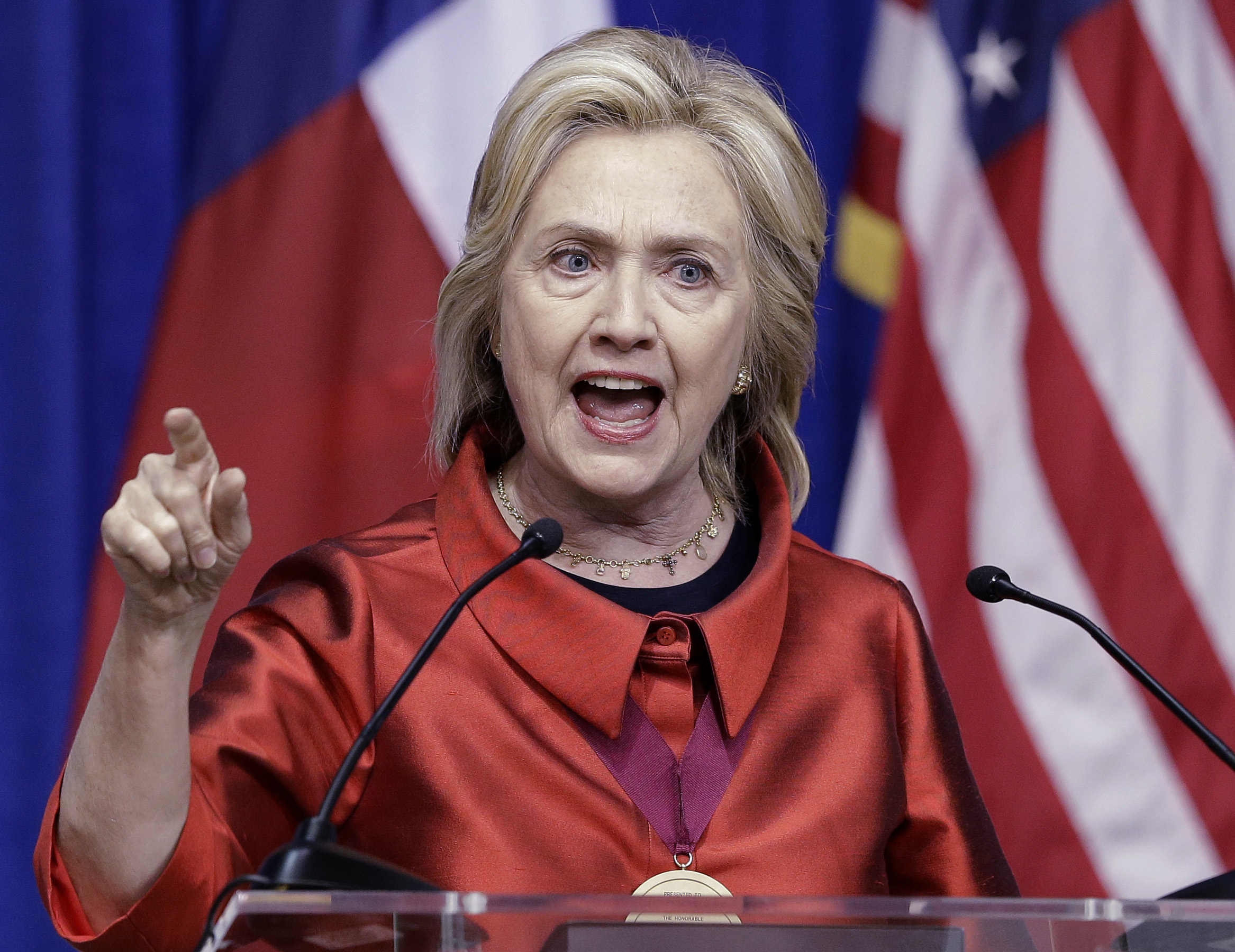 Hillary Clinton calls for automatic, universal voter registration