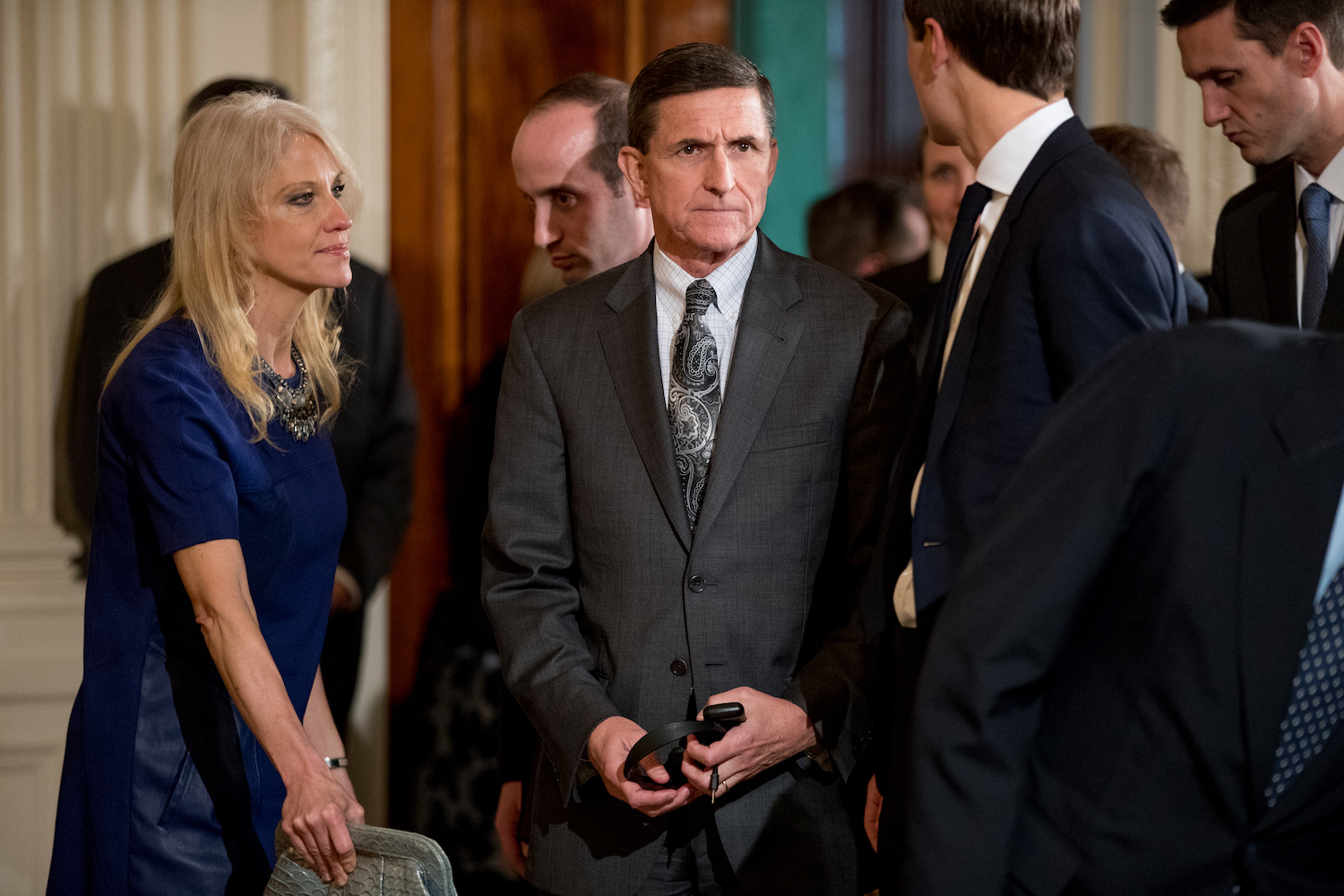 Kellyanne Conway says Mike Flynn enjoys Trump’s ‘full confidence’