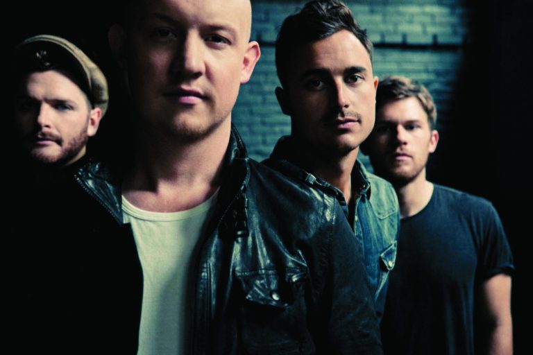 The Fray and Kelly Clarkson team up at Jiffy Lube Live