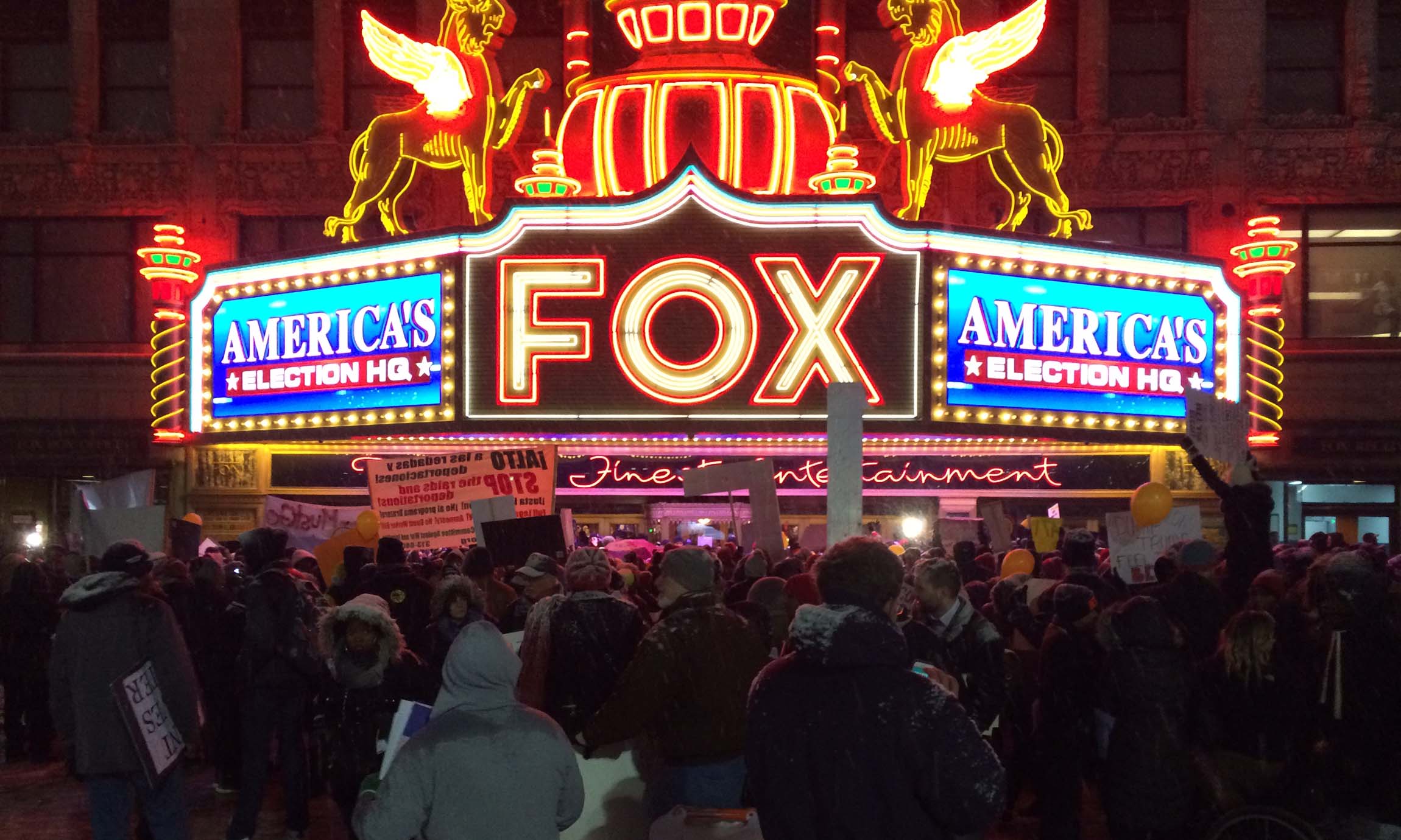 Hundreds of protesters block street outside Detroit GOP debate