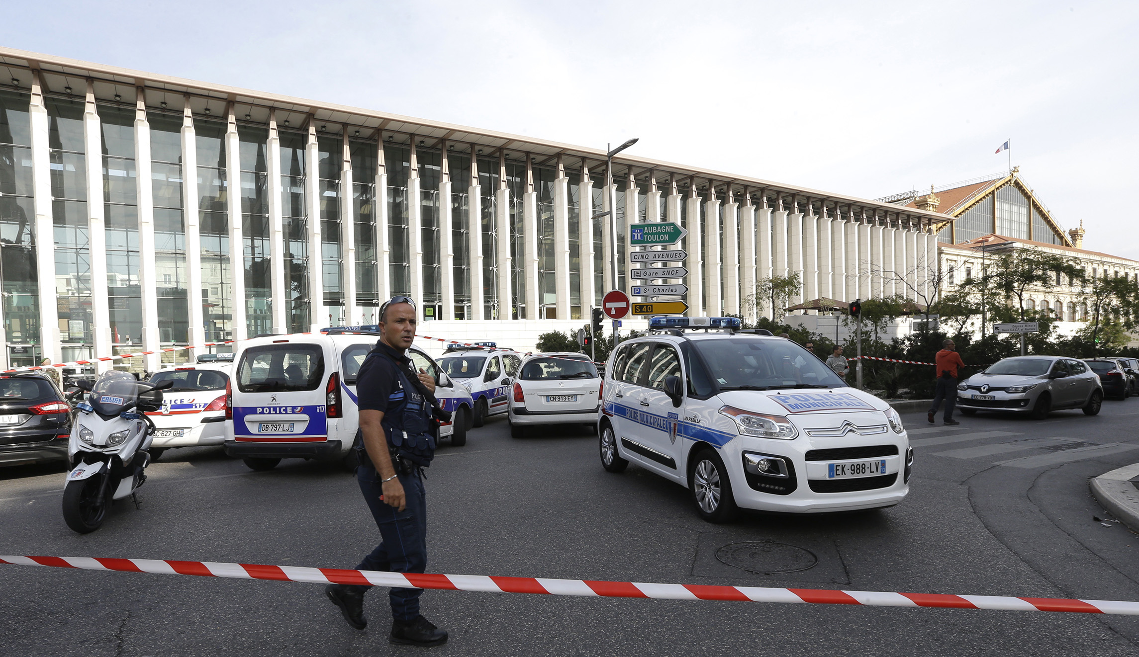 2 women killed in France in suspected terrorist knife attack