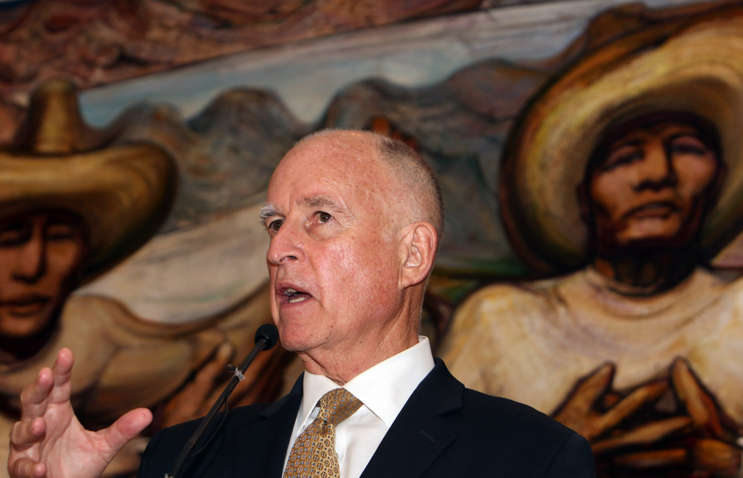 Brown: California willing to shelter more migrants