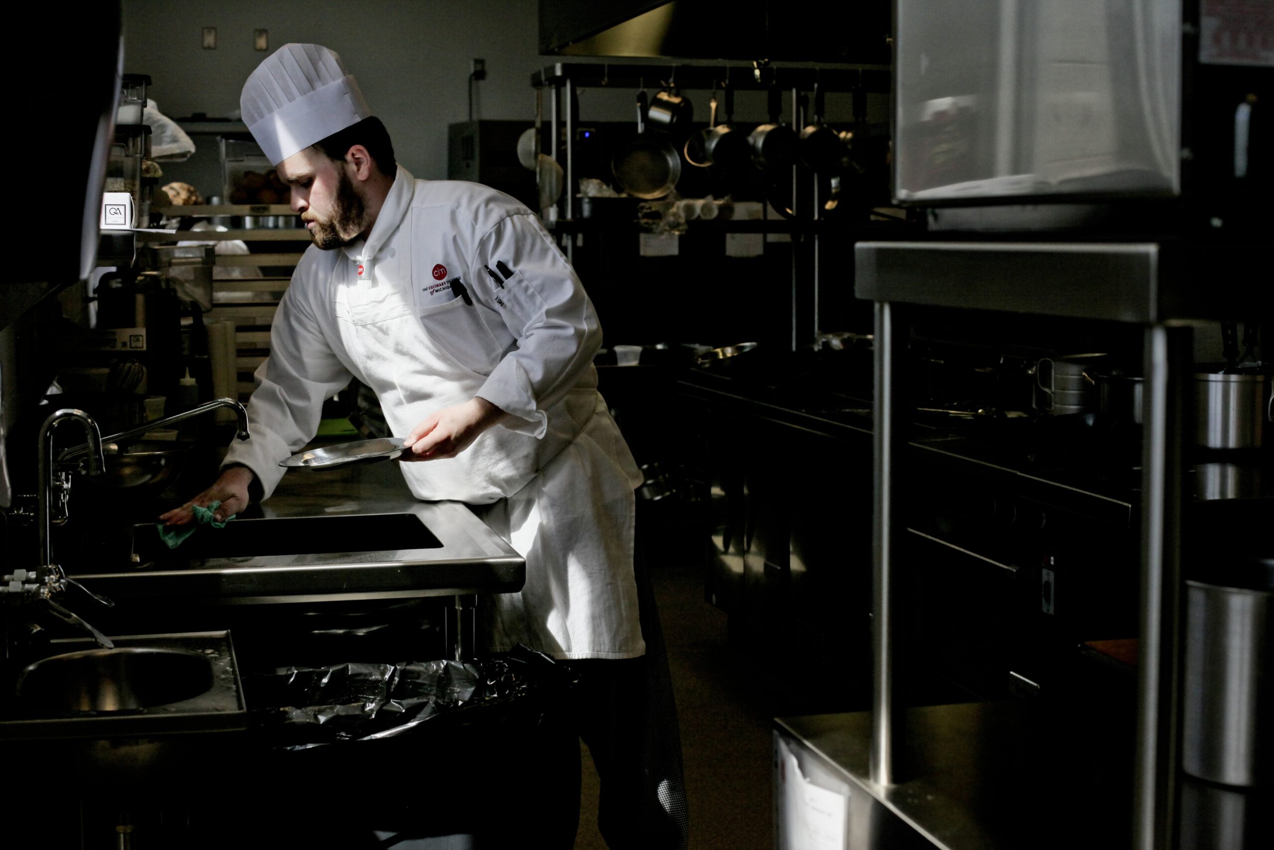 DC attorney general sets new rules for confusing restaurant fees