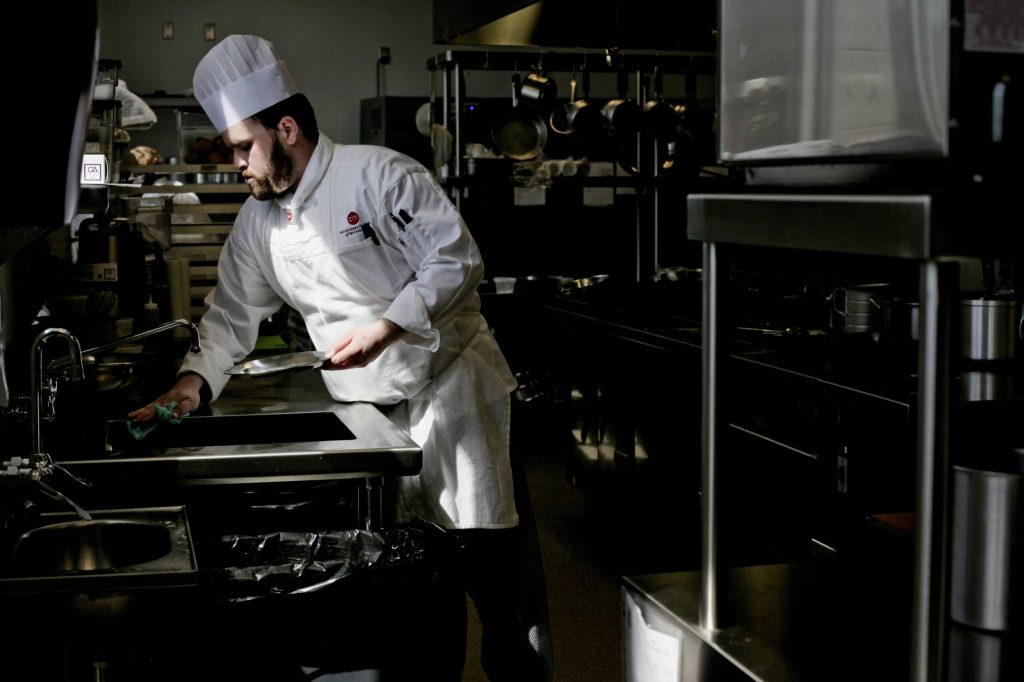 DC attorney general sets new rules for confusing restaurant fees