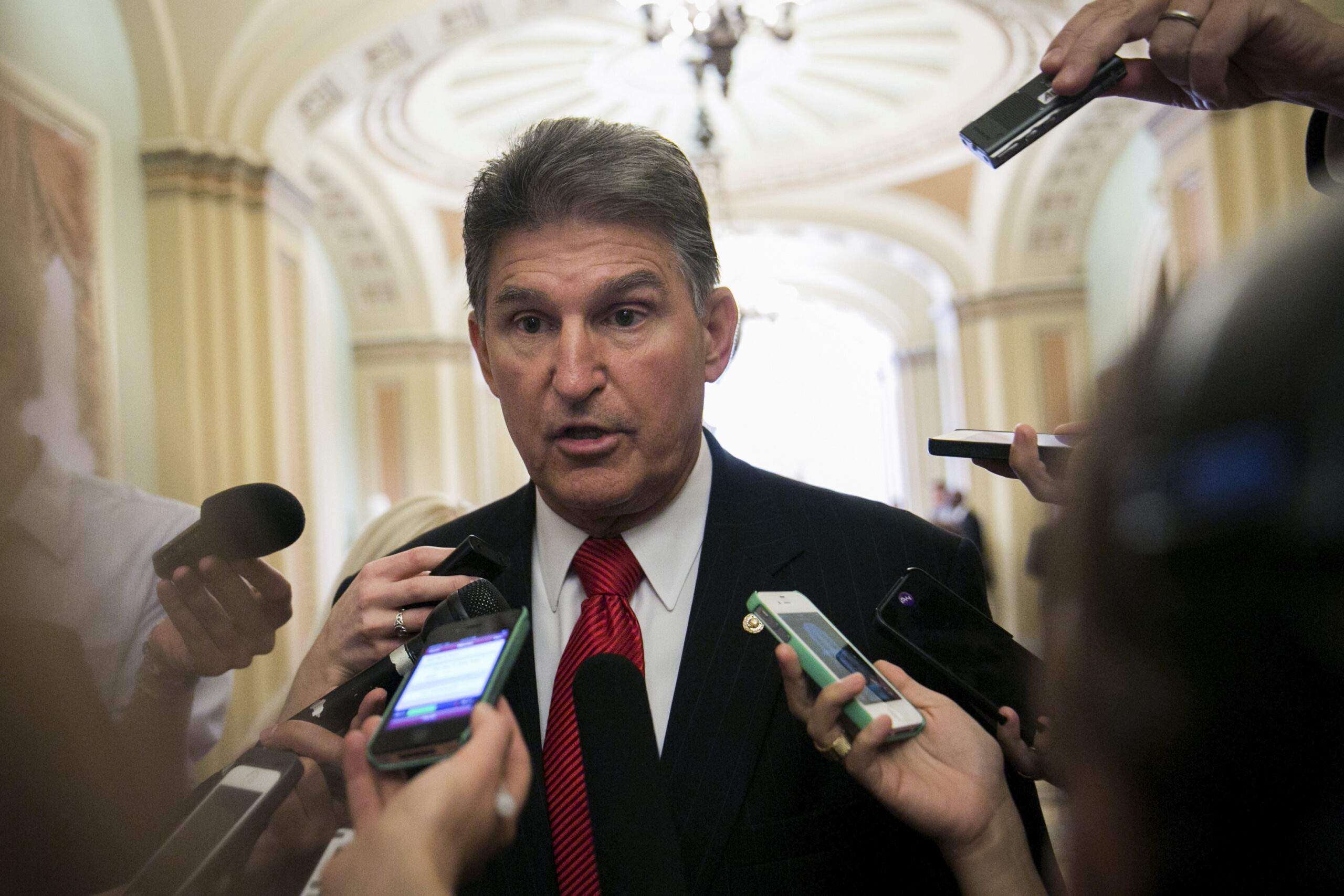 Joe Manchin wants to ban Bitcoin